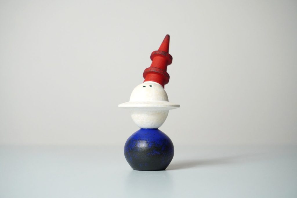 ReCollection - In my palm まどロ

W4.5×D4.5×H9.5cm