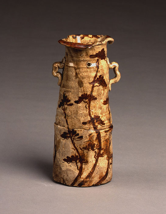 《美濃唐津花入》17世紀初頭/桃山時代 土岐市美濃陶磁歴史館蔵