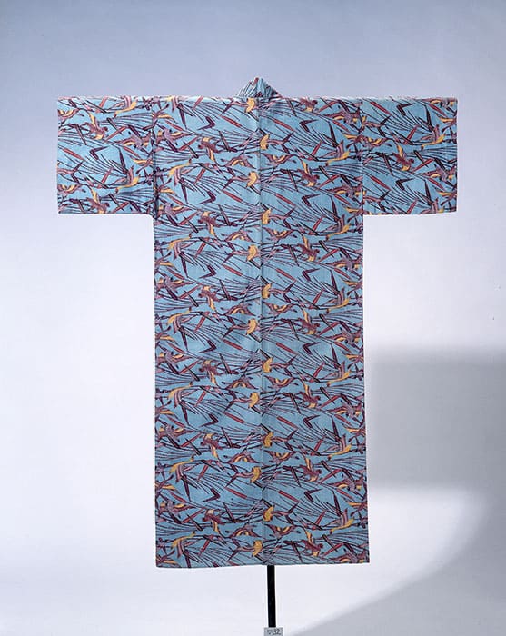 《水色治芒雁紋様紅型衣裳》19世紀　日本民藝館蔵