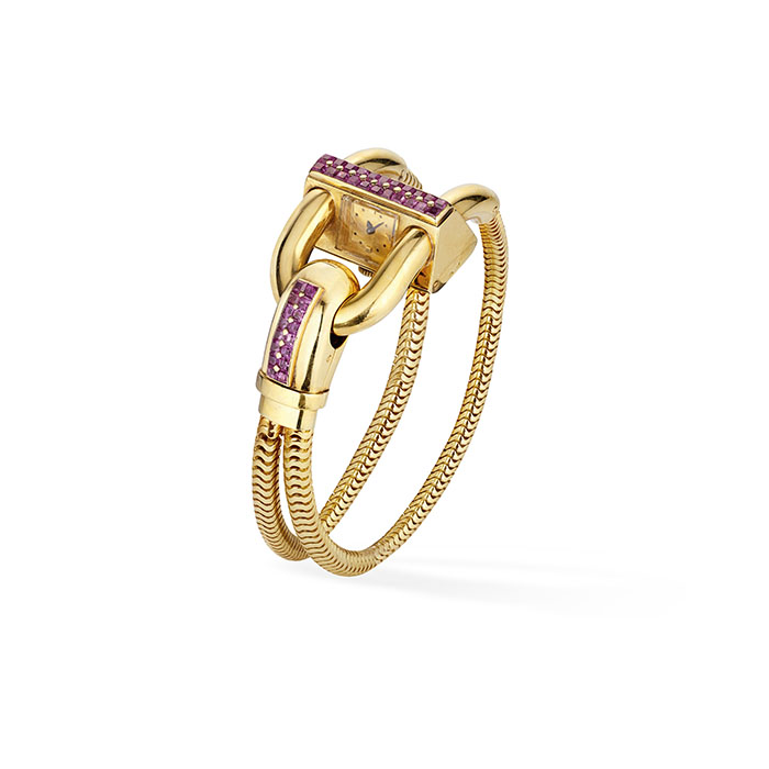 カデナ リストウォッチ　1943年　イエローゴールド、ルビー
ヴァン クリーフ＆アーペル コレクション　©Van Cleef & Arpels