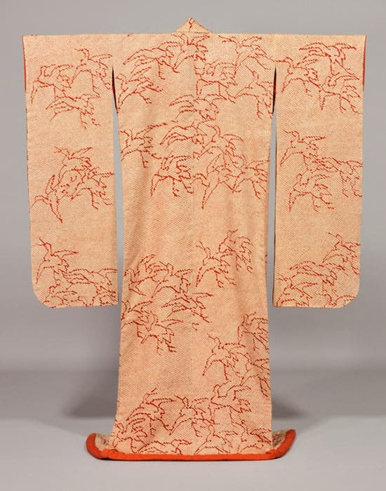 《綸子地紅花染飛鶴模様疋田絞り振袖》江戸時代、個人蔵【8/5～8/11展示】