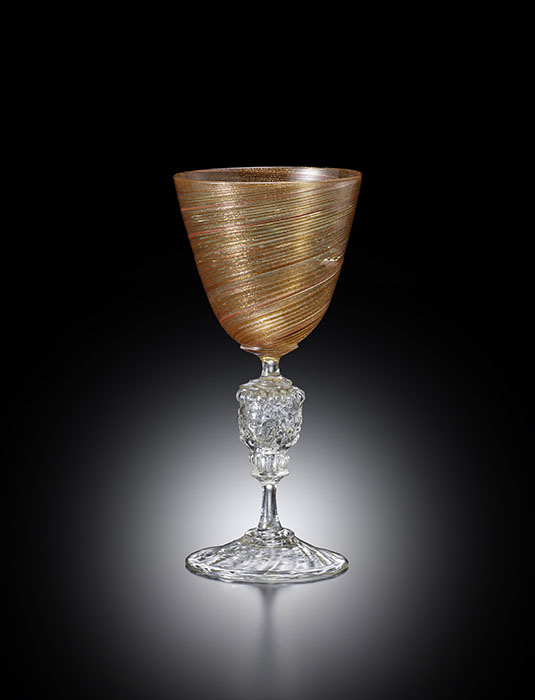 「アヴェンチュリン・グラス・ゴブレット」ヴェネチア　1900年頃　箱根ガラスの森美術館所蔵