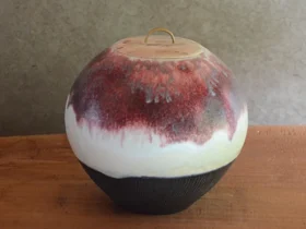 「彩色灰釉水指」（直径17.3×高さ17cm）