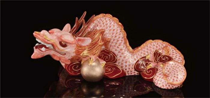 吉祥瑞神　赤龍　

幅33.5×奥行17×高さ13.5cm　