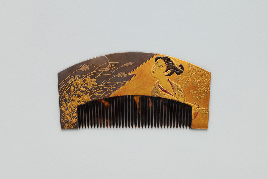 《桜花美人と秋草蒔絵鼈甲櫛》 銘「梶川作」 澤乃井櫛かんざしコレクション