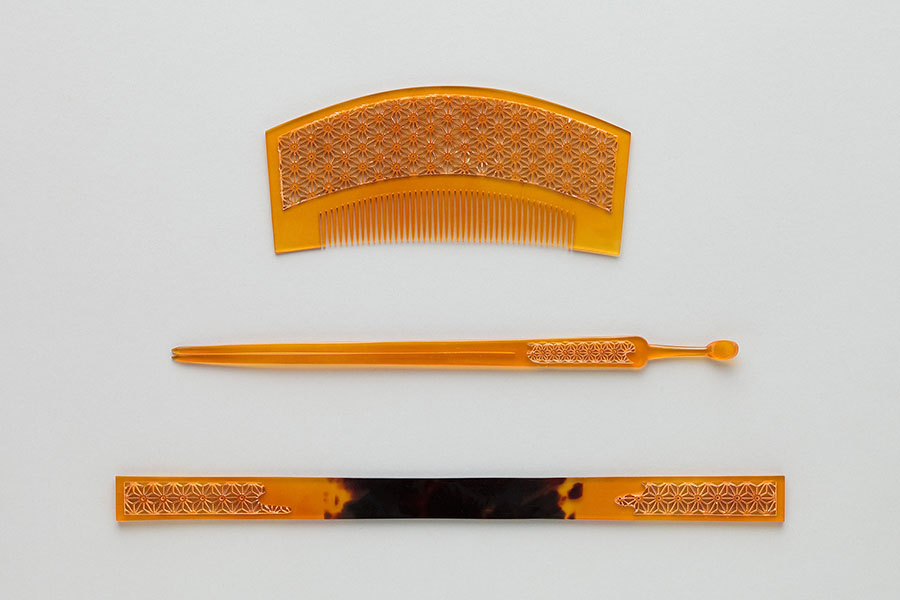 《麻の葉透彫り鼈甲櫛・簪・笄》 澤乃井櫛かんざしコレクション