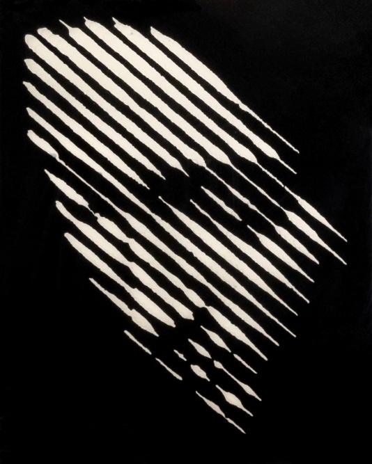 「聖母マリア」　2025年
73×61cm
キャンバス、土、樹皮布（木の皮から作られた布)、膠