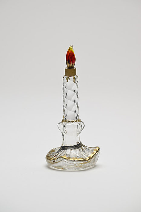 エルザ・スキャパレッリ《香水瓶「スリーピング」》1938年　ポーラ美術館