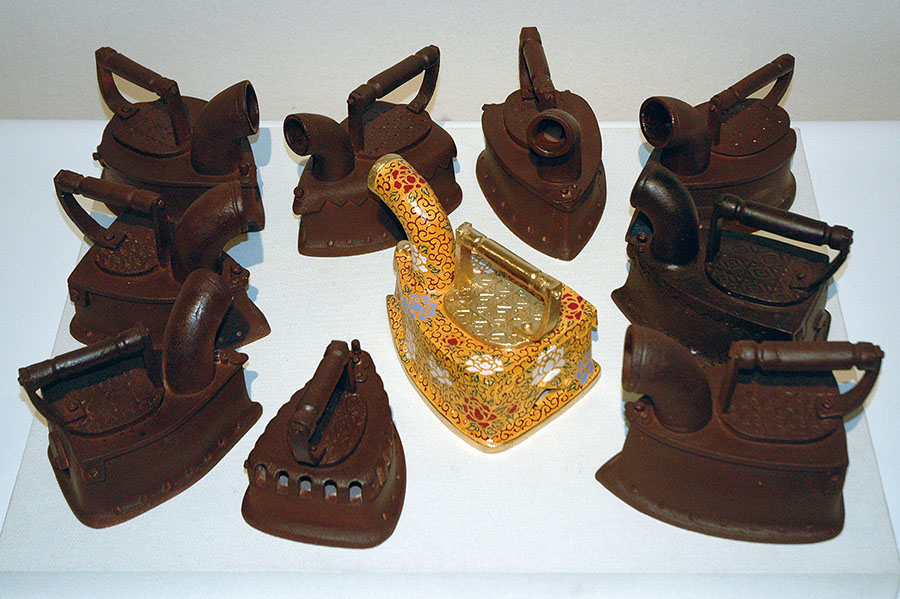 伊藤 寧俊「アンティークを陶で」1999年