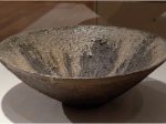 市野貴信「灰釉荒土鉢」 （直径47.5×高さ15cm）
