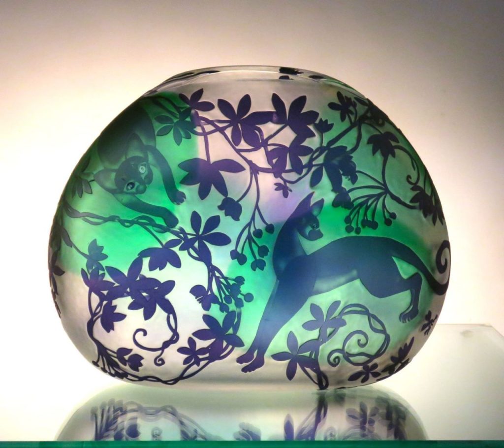 田邉玲子

木通

Ｗ40ｘＤ10ｘＨ28㎝