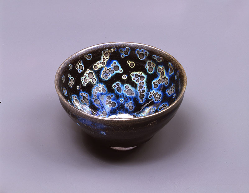 国宝　「曜変天目（稲葉天目）」南宋時代（12～13世紀）静嘉堂文庫美術館蔵
通期展示