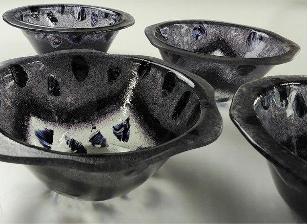 森岡知香「サラダボウル」
（各直径17.5×高さ7cm）