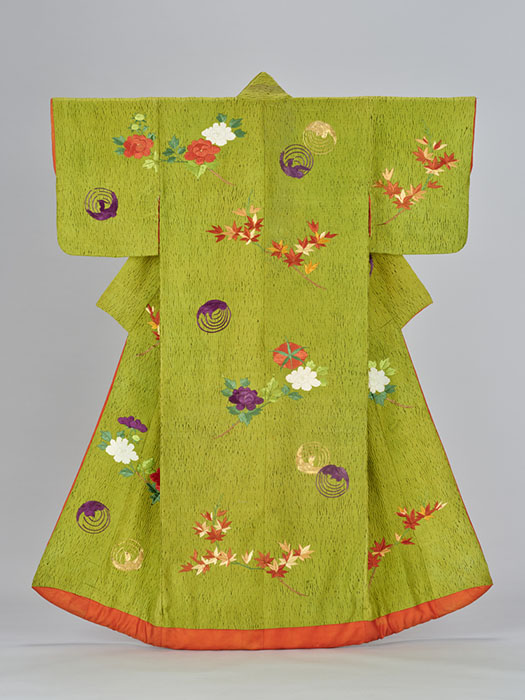 牡丹楓折枝鳳凰丸模様小袖　国立歴史民俗博物館蔵　野村正治郎衣裳コレクション