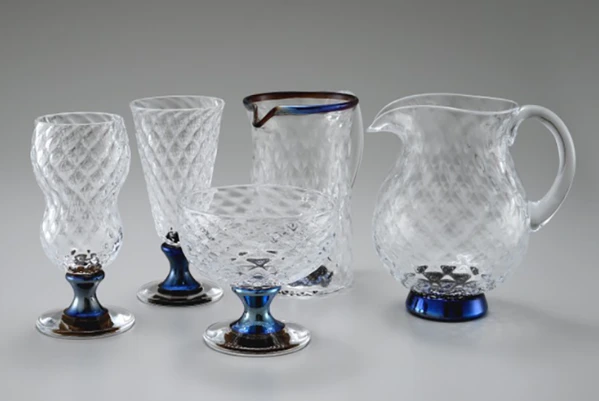 佐藤圭太「Glass Ware」
写真左から
（直径7×高さ17cm、直径8.5×高さ17cm、
直径12.5×高さ11cm、直径10×高さ17cm、
直径10×高さ18cm）