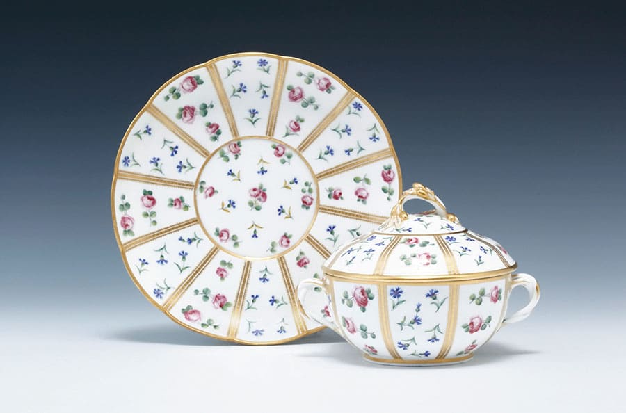 《色絵金彩花文スープ鉢》　1782年　個人蔵