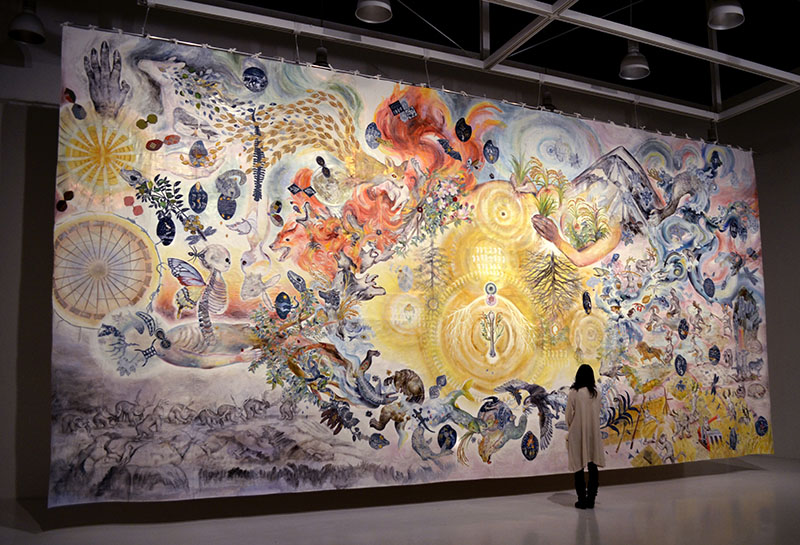 大小島真木《明日の収穫》2017-18　Photo: Mari Habaya　© Maki Ohkojima with Agros Art Project All Rights Reserved.　青森県立美術館寄託