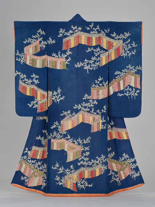 幔幕桜楓模様振袖　国立歴史民俗博物館蔵　野村正治郎衣裳コレクション
