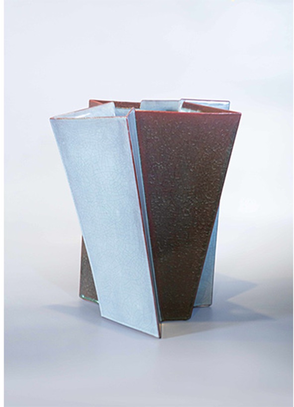 「茜青瓷-曙」（40×45×H56㎝）