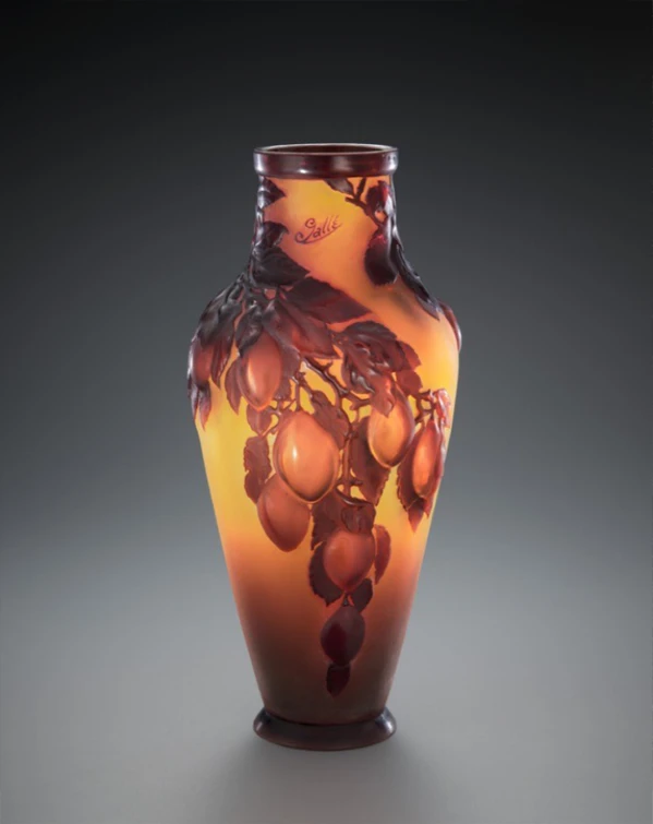 「プラム文花器」 （直径19×高さ39.5cm）