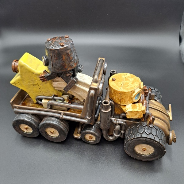 「流星輸送中」

w14.5×d20.0×h13.3cm

w15.0×d20.0×h19.2cm