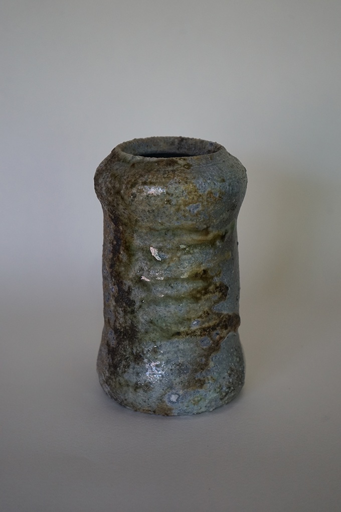 「自然釉旅枕花入」径9.2×高さ15.3cm
