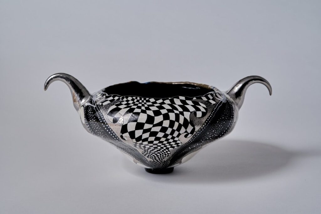 記憶の流泉

W42.4 × D29.4 × H19.5㎝