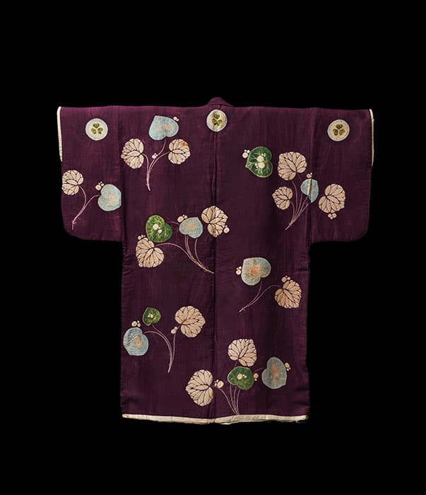 重要文化財　紫地葵紋付葵の葉文辻ケ花染羽織　桃山・江戸時代16～17世紀　徳川美術館蔵（前期）