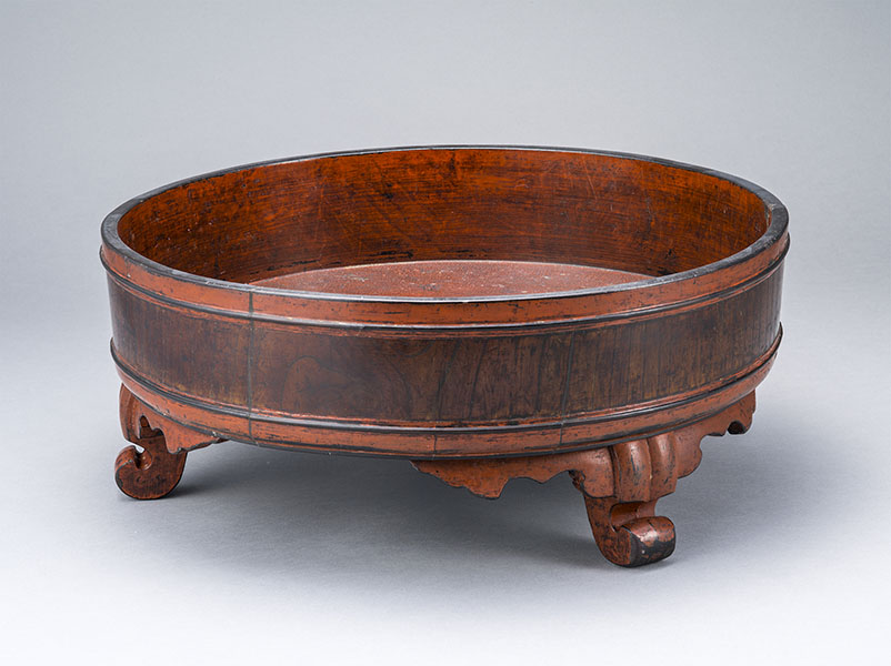 重要文化財　布薩盥　二対四口のうち一口　寛正3年（1462）～天文8年（1539）頃　水戸大師 六地蔵寺
撮影：山崎兼慈 【展示期間：12/17～1/12】