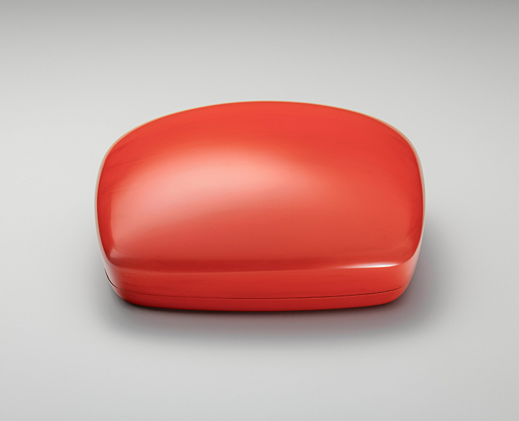 水口咲 《乾漆箱「新雪」》 2021年　個人蔵　撮影：品野塁