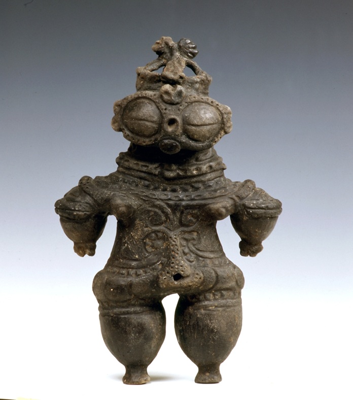 国重文　遮光器土偶　手代森(てしろもり)遺跡　
文化庁蔵　岩手県立博物館保管　
画像提供：岩手県立博物館