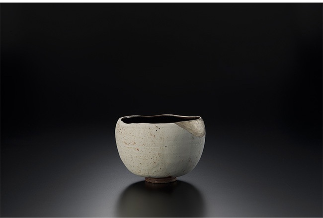 「粉引黒釉白金彩茶盌」