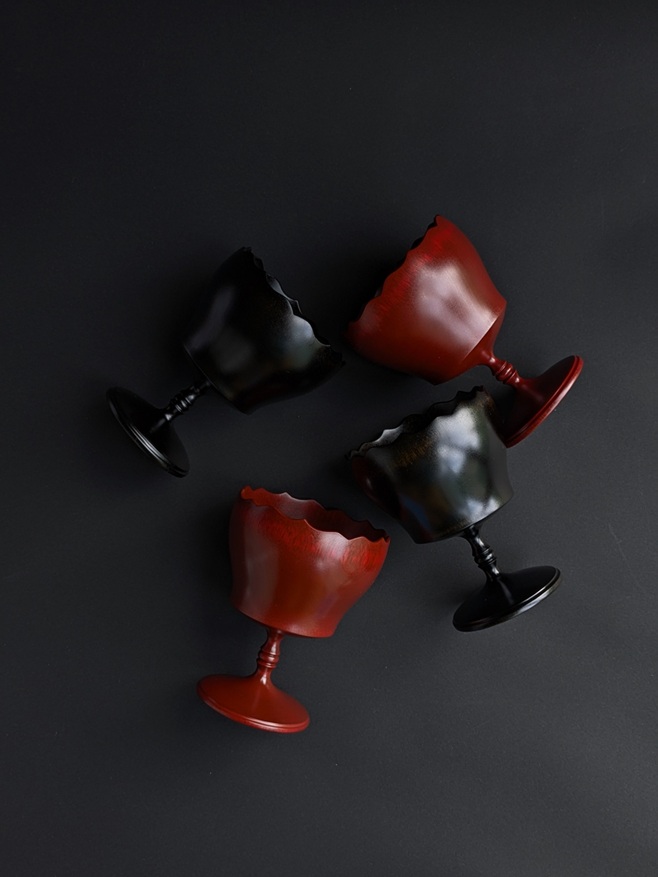 タイトル：花デザートカップ
技法素材：水目桜、拭き漆
サイズ　：約径8.3×高さ10.6cm