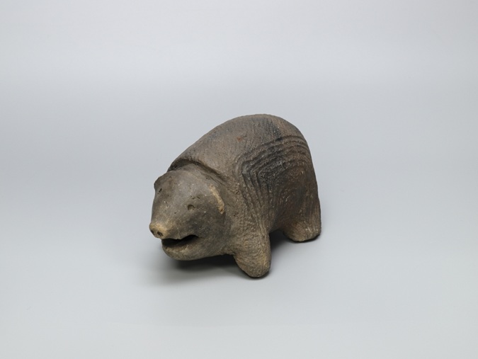 クマ形土製品　尾上山(おのえやま)（１）遺跡
青森県立郷土館蔵　風韻堂コレクション
