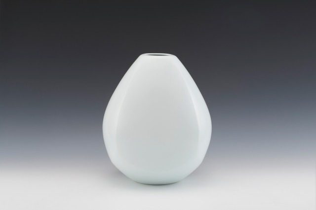 前田昭博 白瓷面取壷 33.3×33.3×38.5㎝