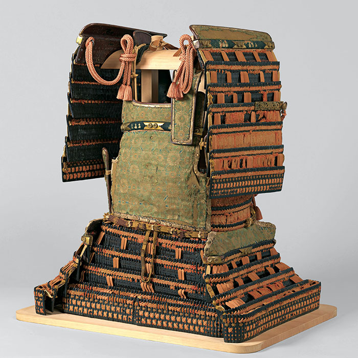 重要文化財　赤糸威鎧 大袖付　奈良・長谷寺蔵［前期展示］