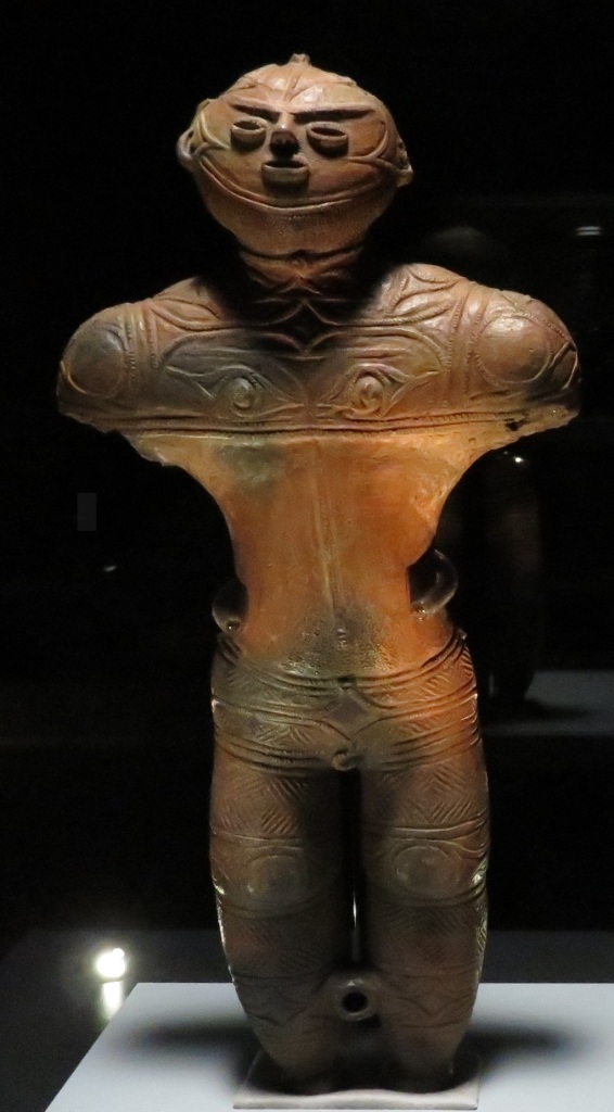 国宝　中空土偶　著保内野(ちょぼないの)遺跡　
函館市蔵
＊実物は1/17(土)～2/15(日)の展示