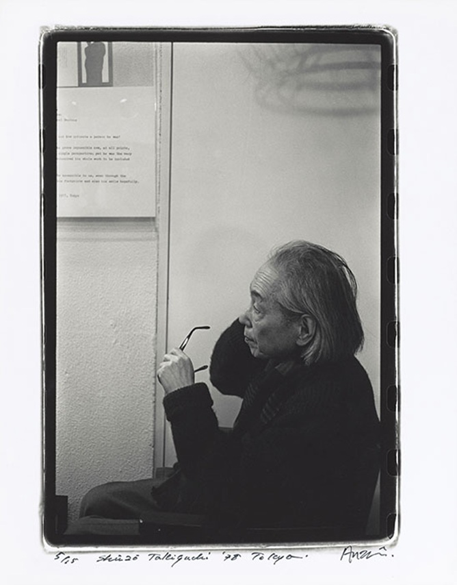 安齊重男《瀧口修造、自由が丘画廊、東京、1978年1月》1978年/1980年代前半、石橋財団アーティゾン美術館　© Estate of Shigeo Anzaï