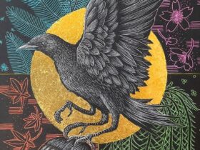 「八咫烏蹴鞠遊（やたがらすけまりあそび）」9×14cm、スクラッチ、箔