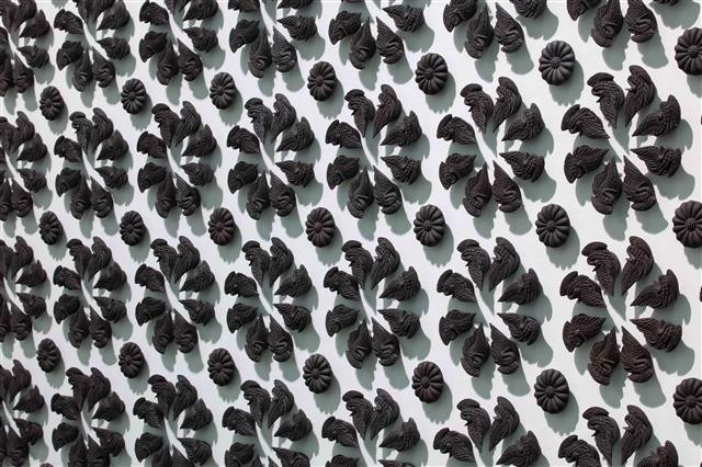 《Concordance & Continuum》 2025年 テラコッタ 撮影:宮島径 ©Albert Yonathan Setyawan, Courtesy of the artist and Mizuma Art Gallery