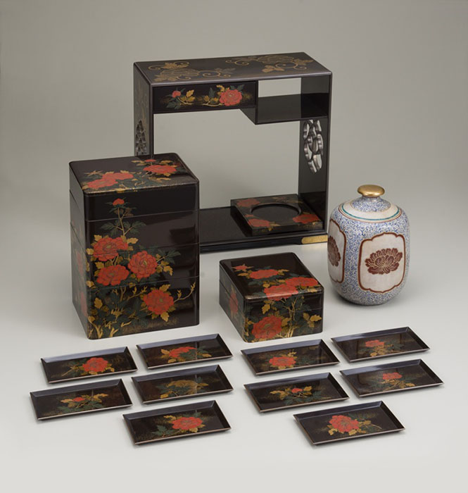 米田孫六《牡丹文蒔絵提重》（江戸-明治時代 (19世紀)）