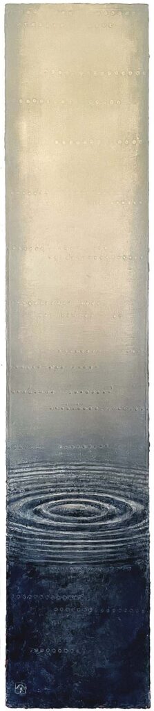 「涿」152×31cm

涿（たく）とは、天から降った雨の一滴が水面に落ち、渓流となり川へ成長していく生々流転の始まりを描いている。