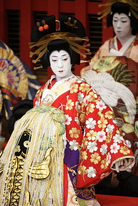 『助六由縁江戸桜』より三浦屋揚巻の衣裳　©︎岡本隆史