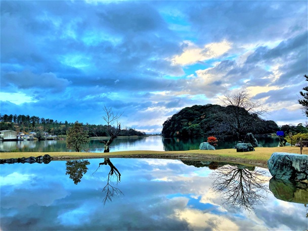 「ライフ・イズ・ビューティフル」
F4
金箔/スワロフスキー/モデリングペースト