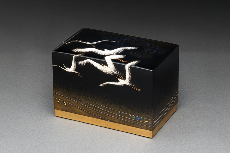 寺井直次《金胎蒔絵漆箱　美奈面》昭和62年(1987)