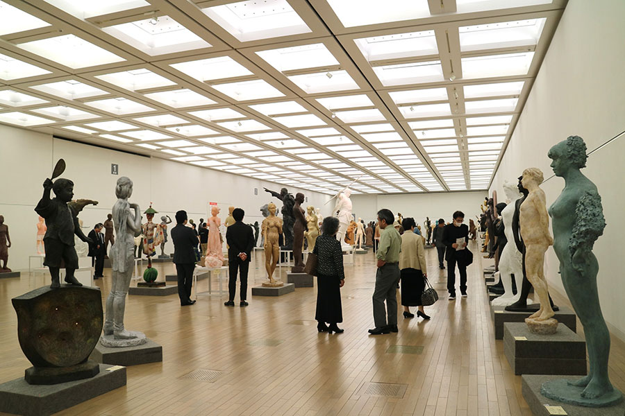 会場風景（彫刻）　第11回日展