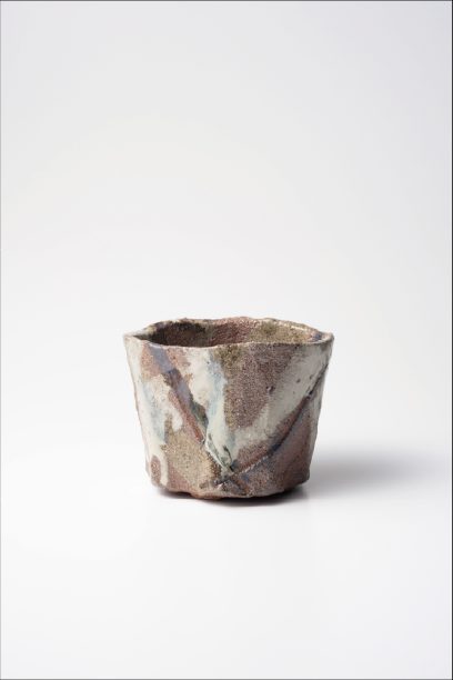 織部高取茶盌

銘　仁淀（によど） 　　

径13.5×高11.1 　