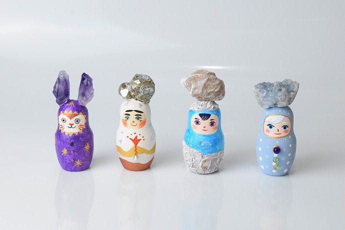 「星屑の人」

各 高さ約7cm

木、天然石、アクリル絵具