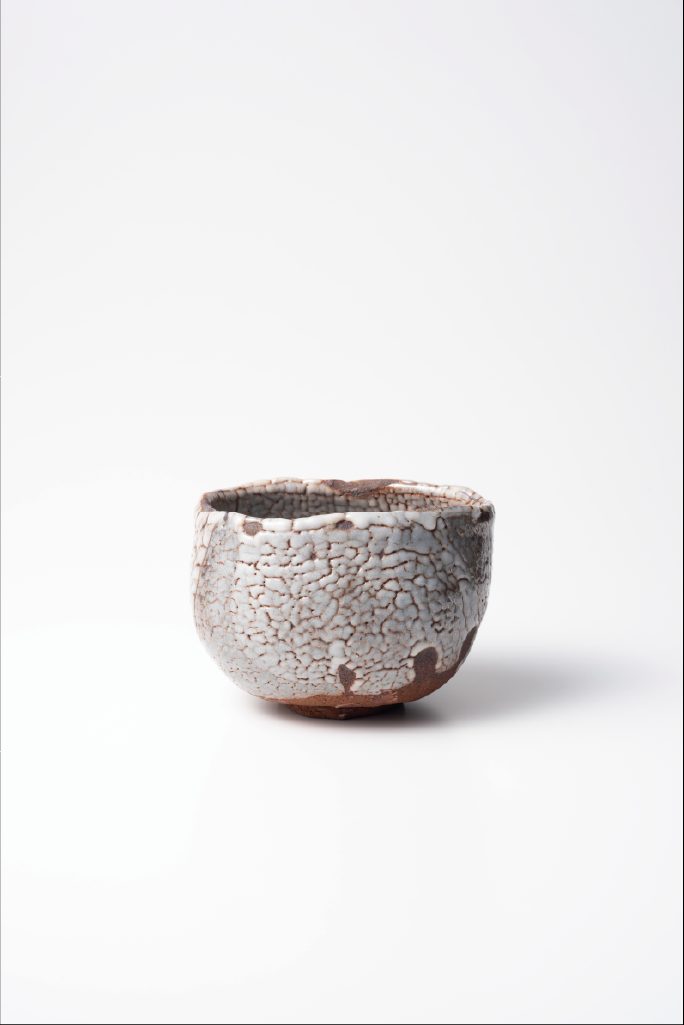 青灰志野茶盌

銘　白亜（はくあ） 　　

径13.5×高9.9