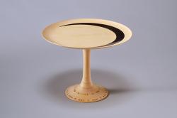 《弓張りの月 木地蒔絵高坏》 2010年
個人蔵 撮影:高橋 章